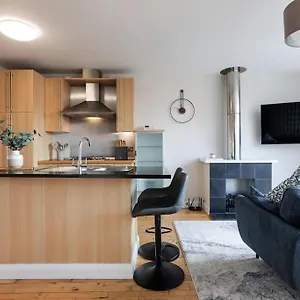Apartment Modern Penthouse 2 Bed, 2 Bath Sleeps 6 Centre Belfast